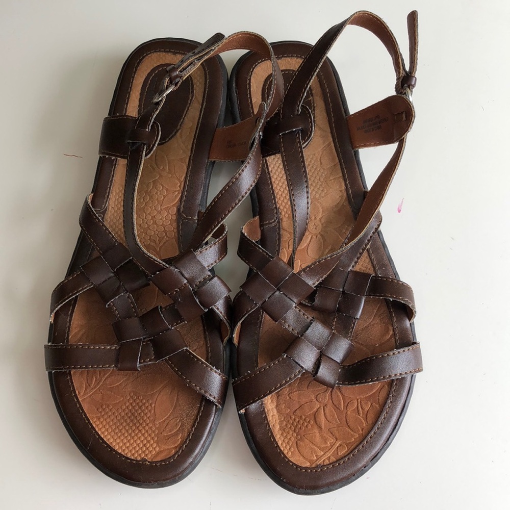 Boc sandals, wide 9